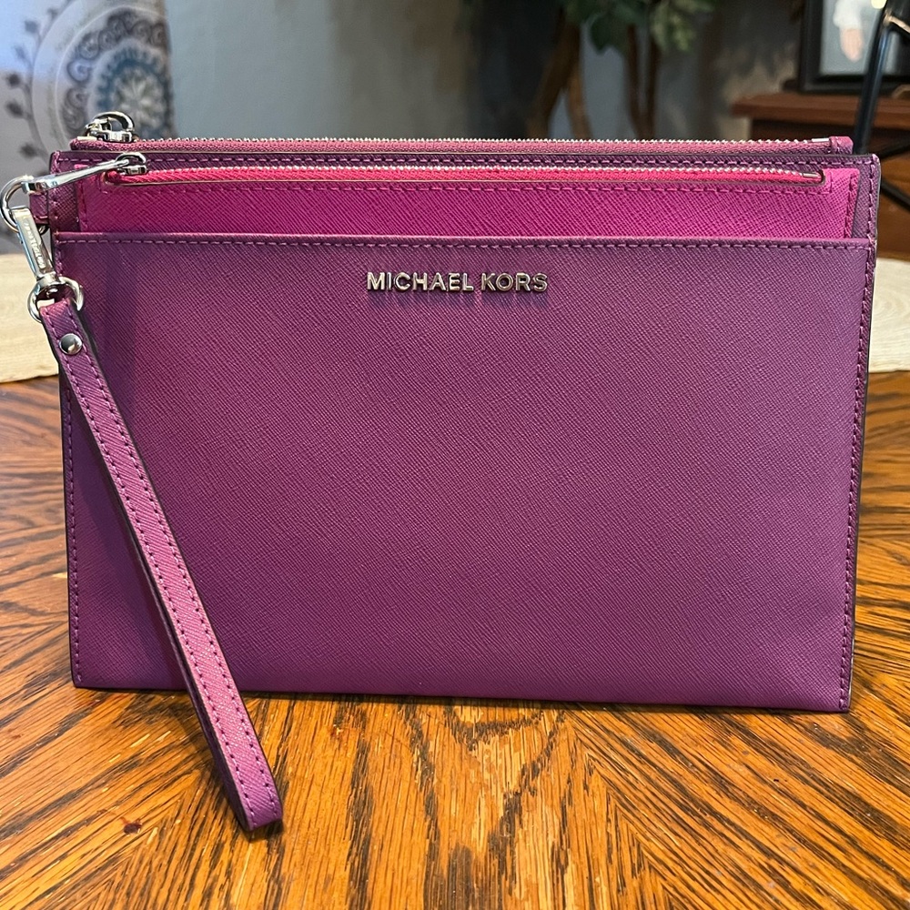 Michael Kors XL Jet Set Pop Out Clutch - Picture 4 of 8